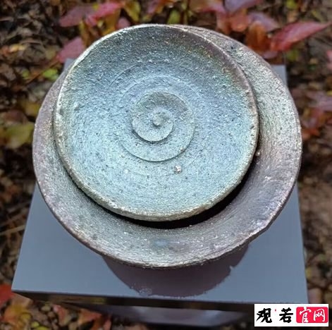 “柴烧盖碗除了独特之外,它和白瓷的区别优势在哪?”