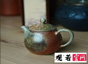 检查柴烧紫砂壶内部结构辨别真假