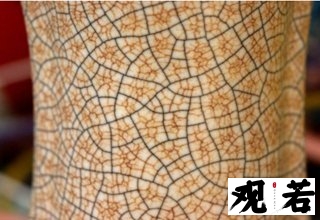 今天我们来聊聊中国著名的哥窑,它的历史和特色瓷器